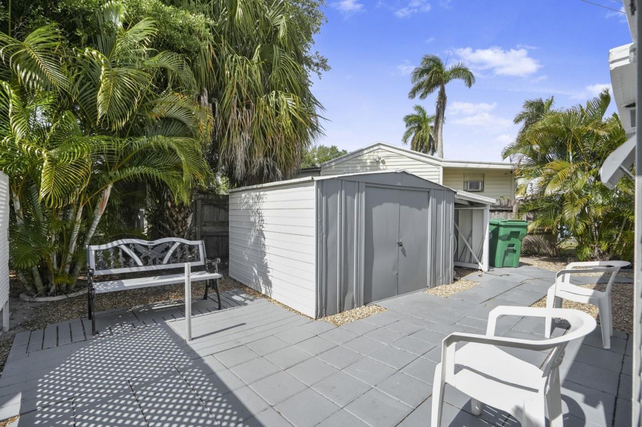 8573 SW 16th Street, Davie, FL 33324 Photo