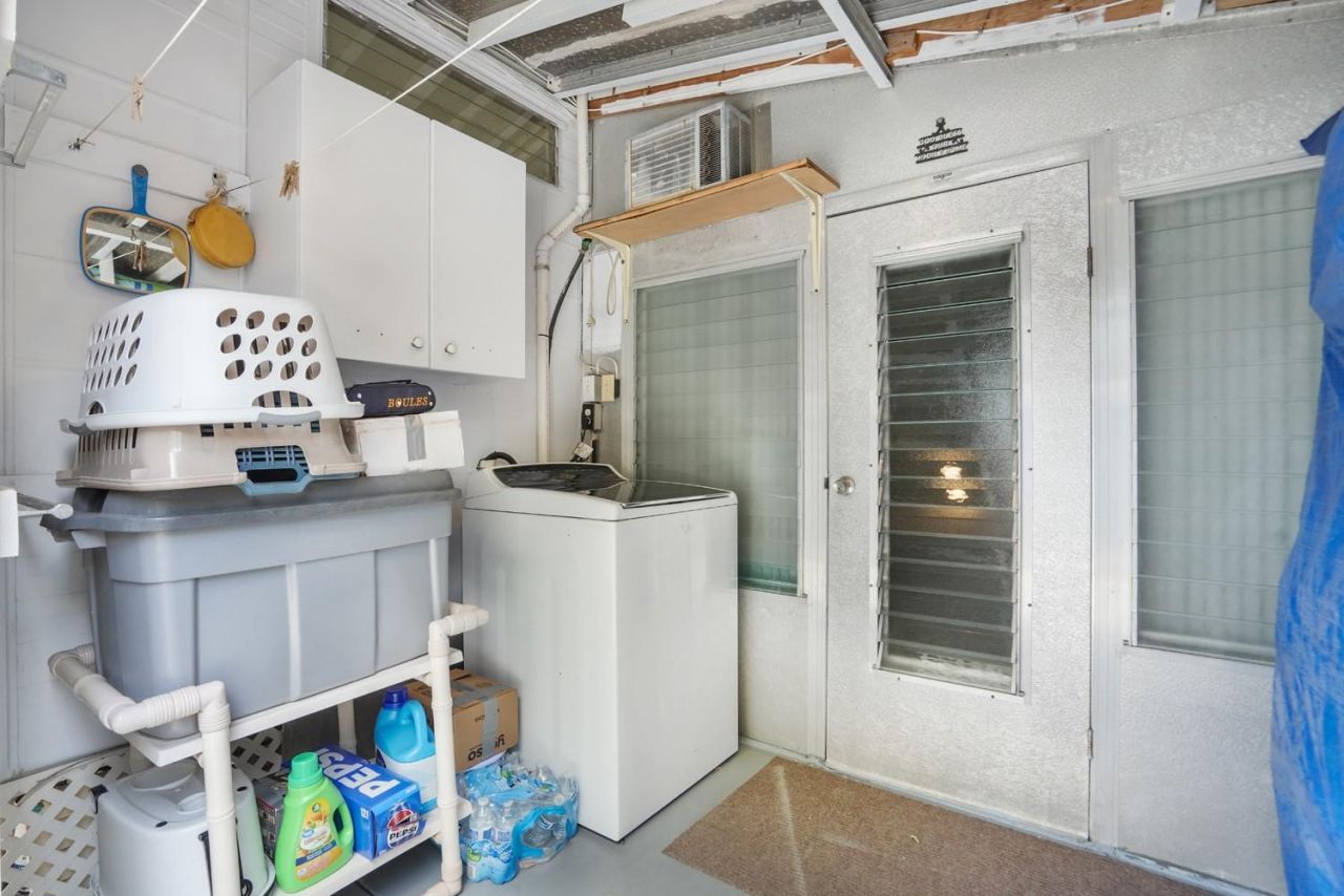 8573 SW 16th Street, Davie, FL 33324 Photo