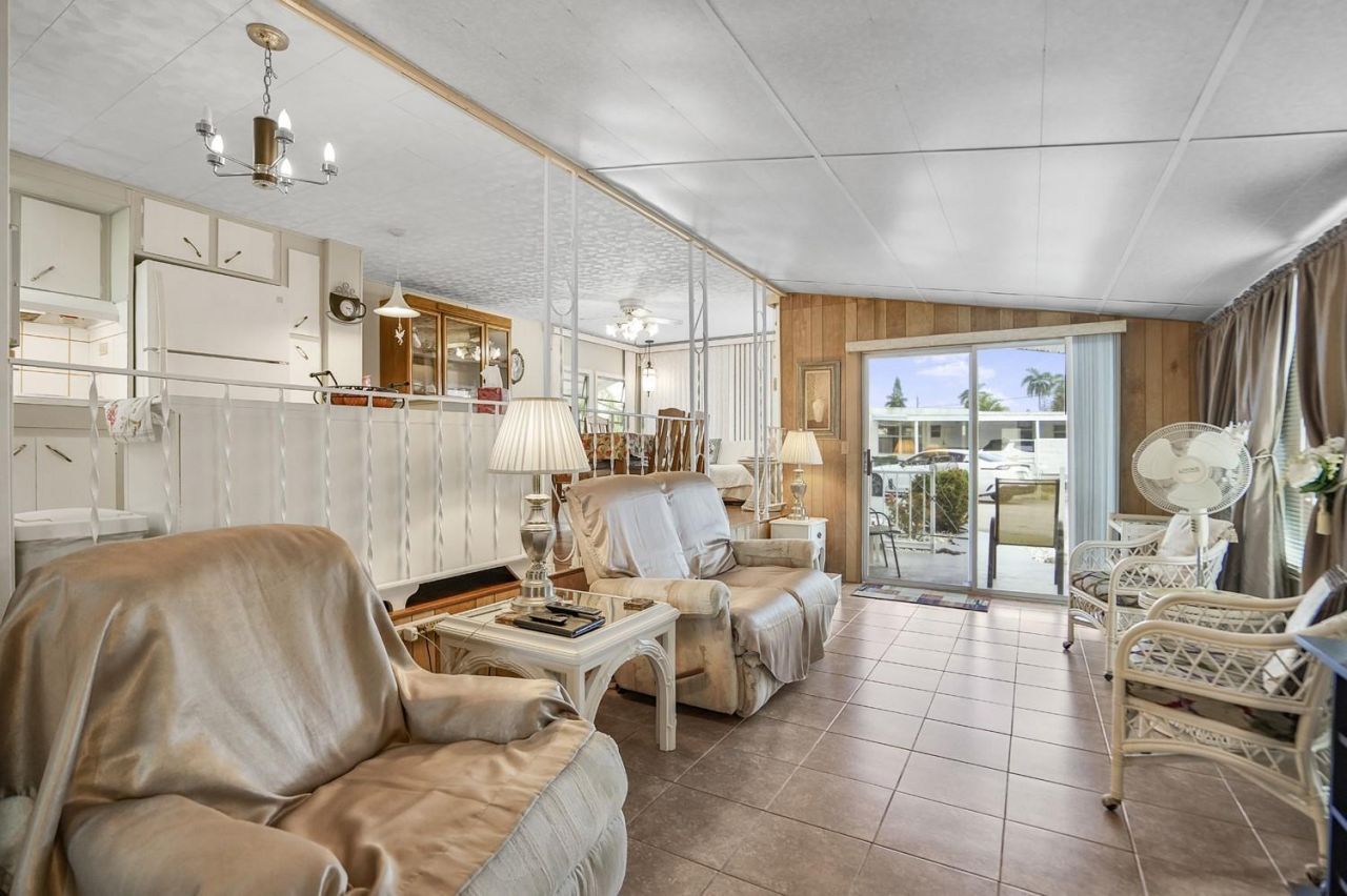 8573 SW 16th Street, Davie, FL 33324 Photo