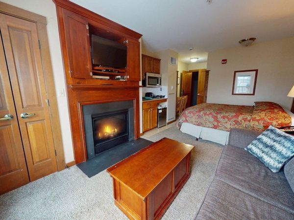 322 Allegheny Springs, Snowshoe, WV 26209