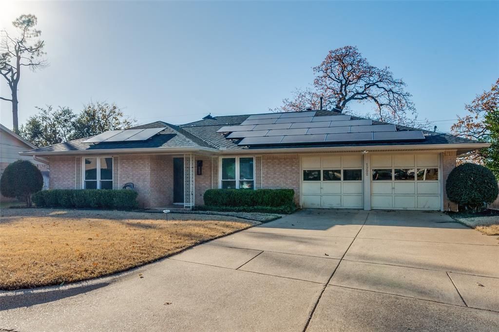 1902 Green Meadow Court, Arlington, TX 76013 Main Photo