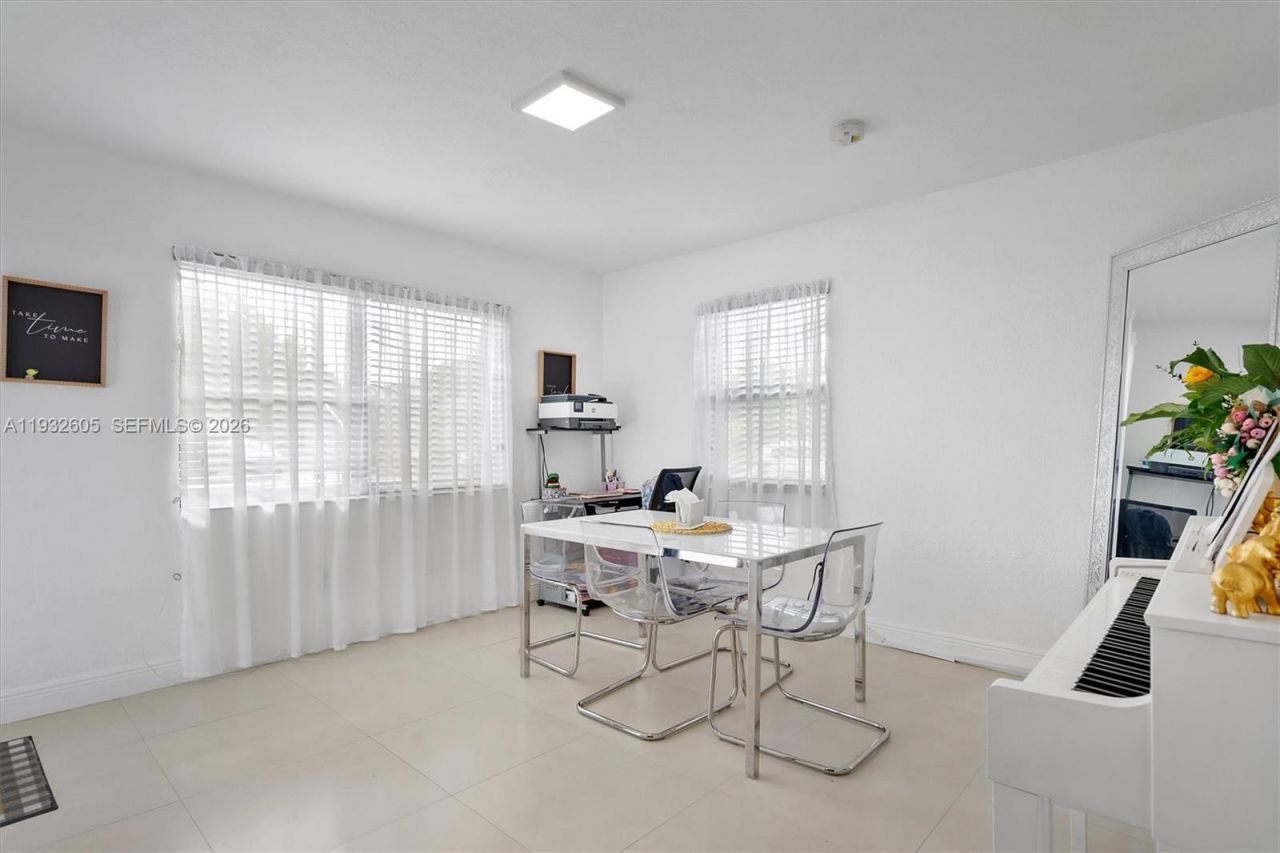 722 SW 8th St, Hallandale Beach, FL 33009 Photo