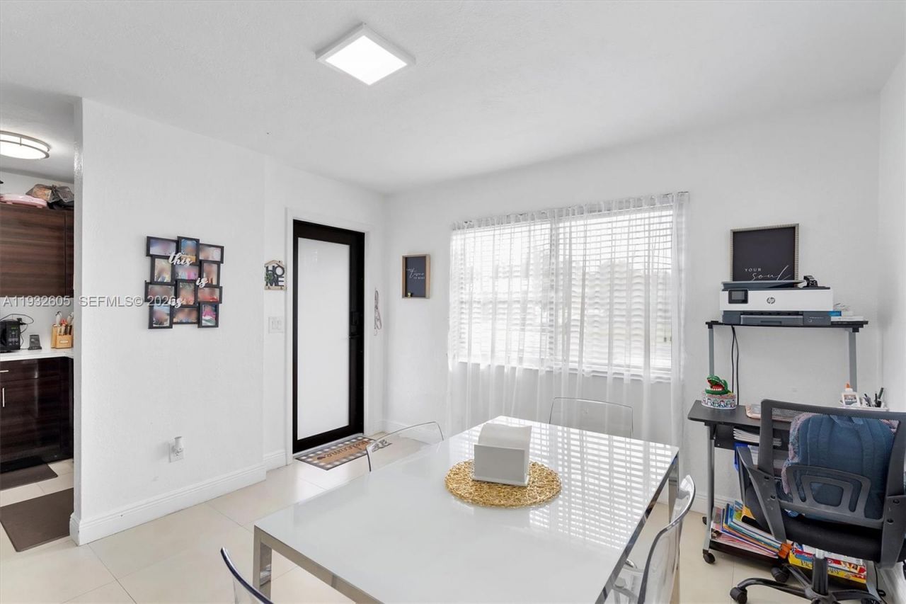 722 SW 8th St, Hallandale Beach, FL 33009 Photo