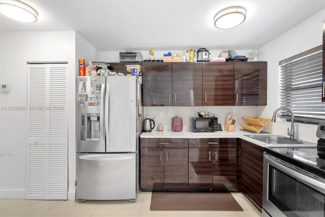 722 SW 8th St, Hallandale Beach, FL 33009 Photo