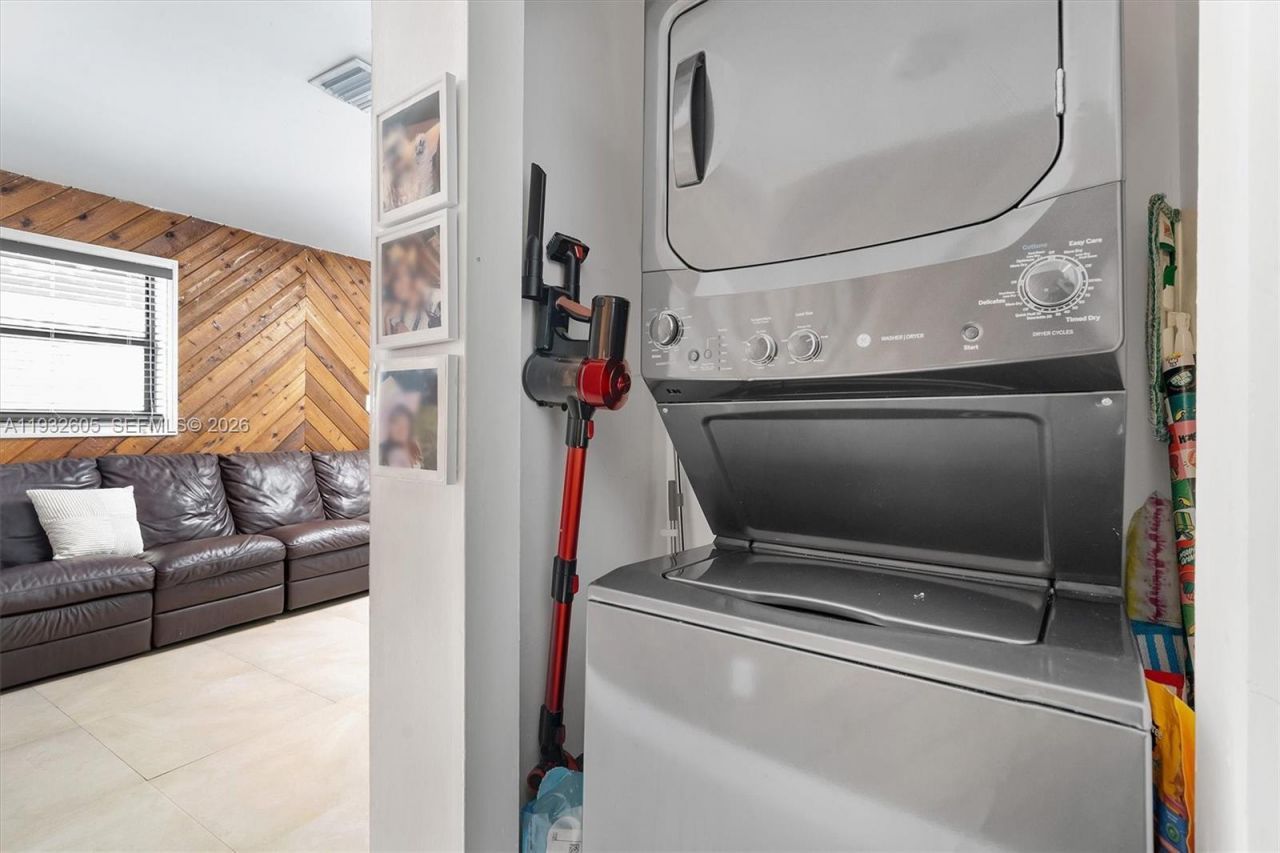 722 SW 8th St, Hallandale Beach, FL 33009 Photo