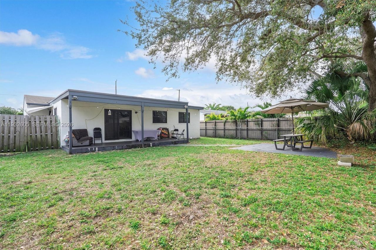 722 SW 8th St, Hallandale Beach, FL 33009 Photo