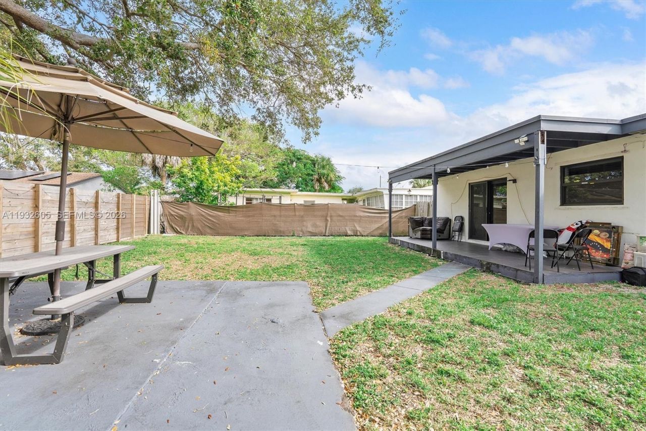 722 SW 8th St, Hallandale Beach, FL 33009 Photo