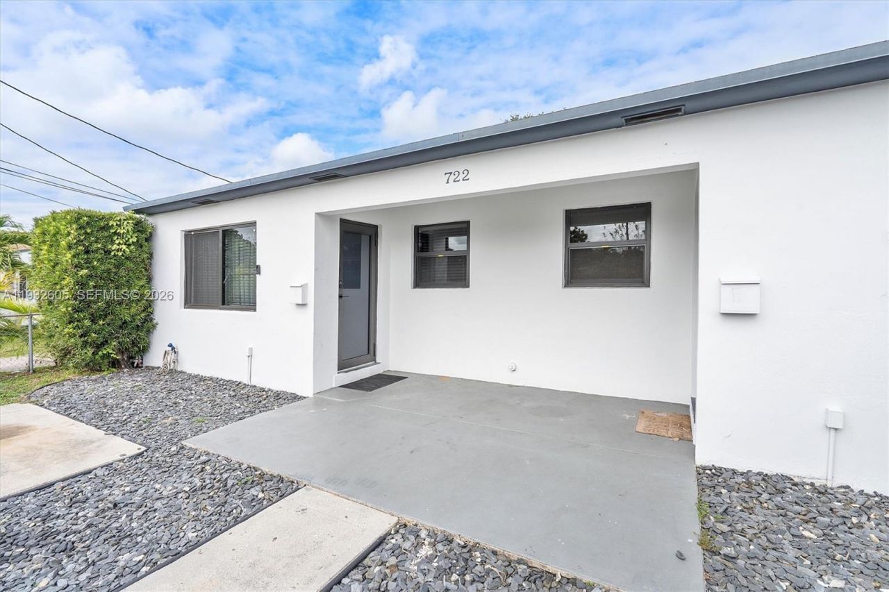 722 SW 8th St, Hallandale Beach, FL 33009 Photo