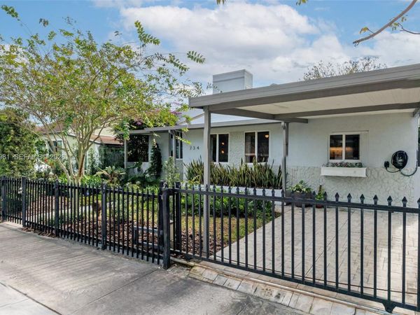 734 NW 75th St, Miami, FL 33150