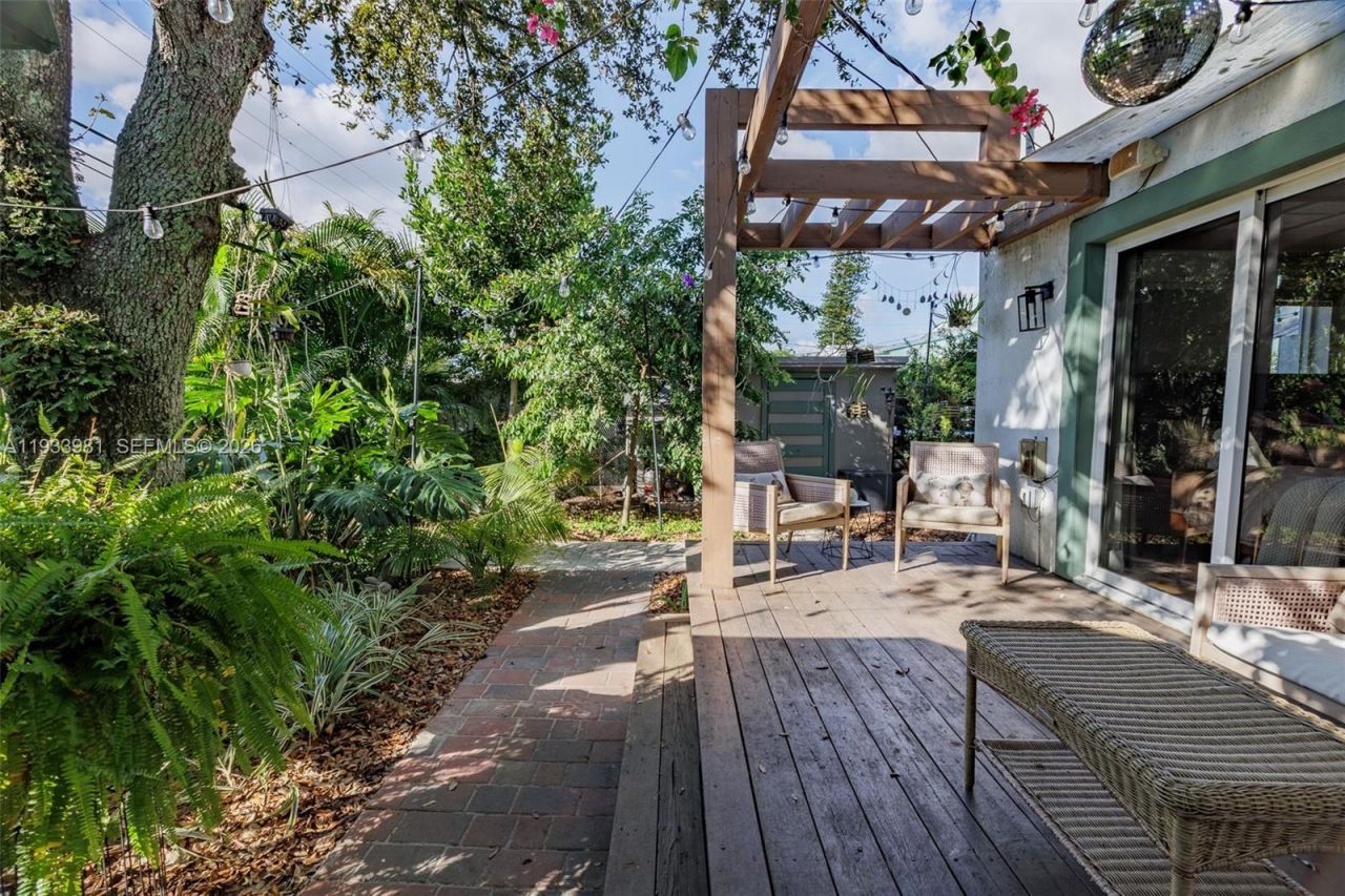 734 NW 75th St, Miami, FL 33150 Photo