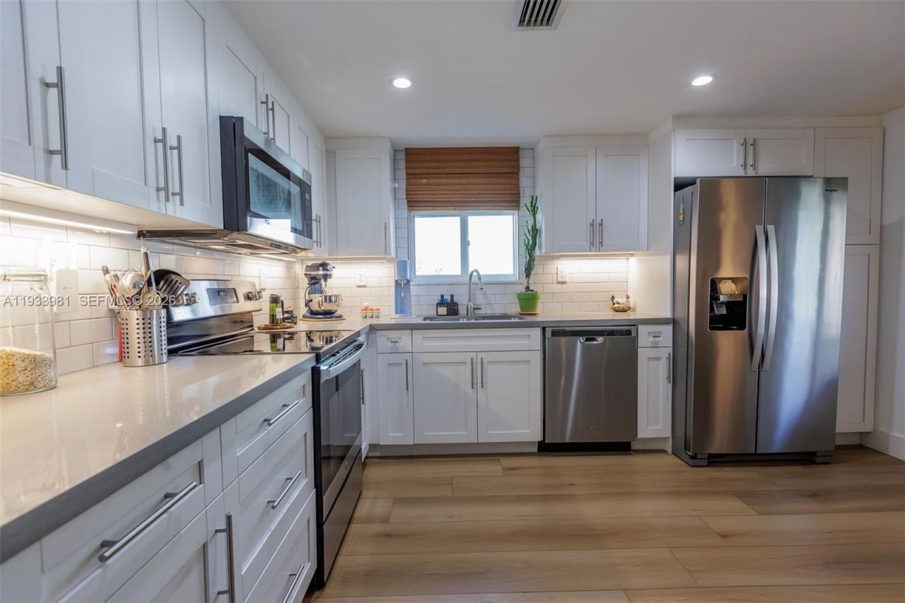 734 NW 75th St, Miami, FL 33150 Photo