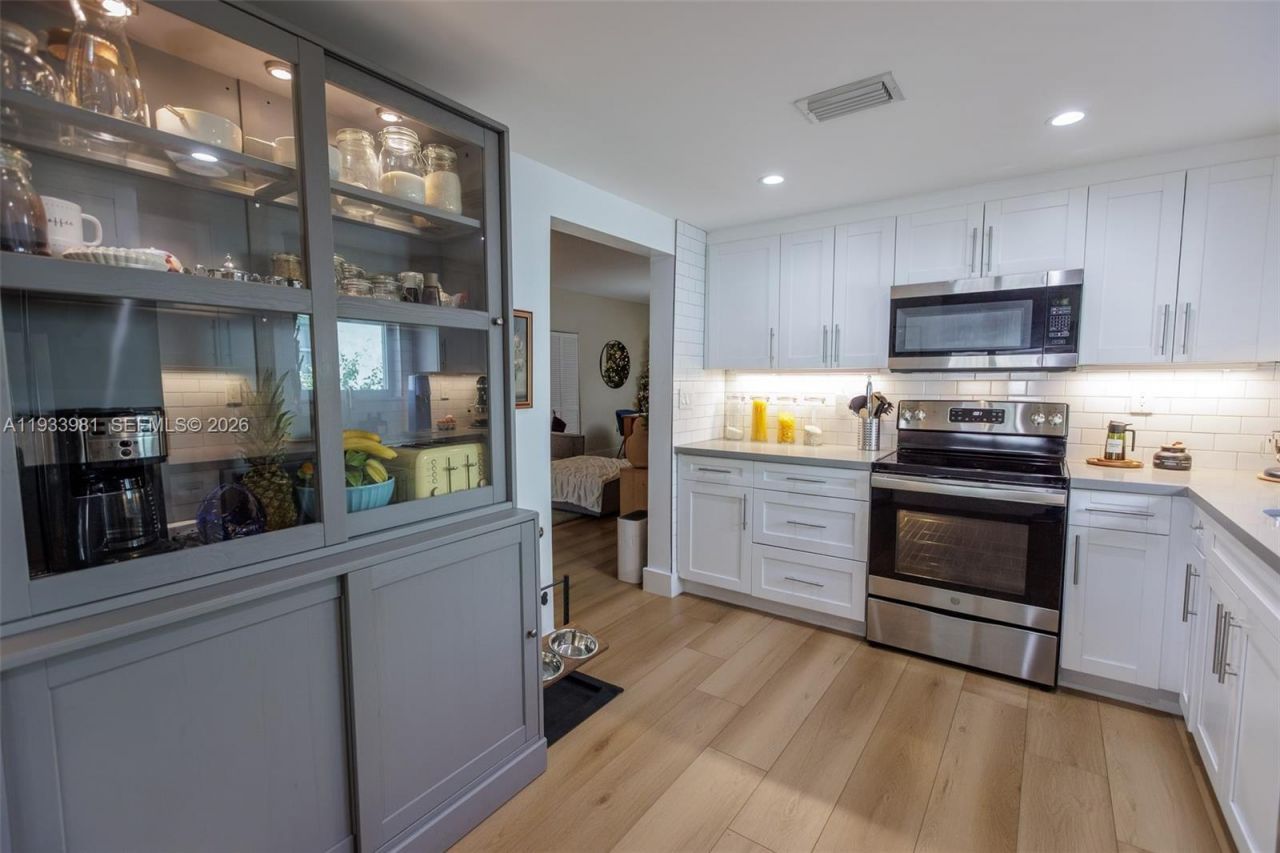 734 NW 75th St, Miami, FL 33150 Photo