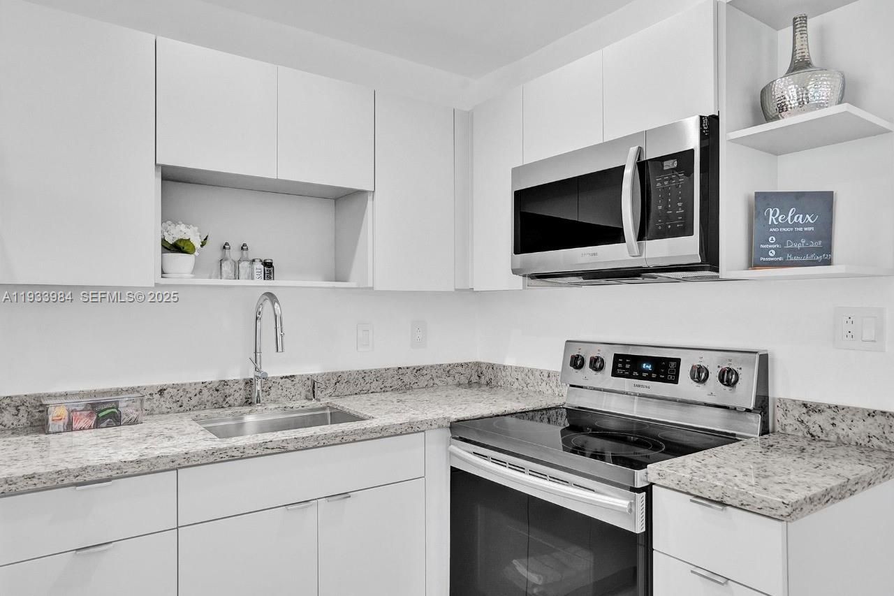 208 SE 4th St, Unit 1-2, Hallandale Beach, FL 33009 Photo