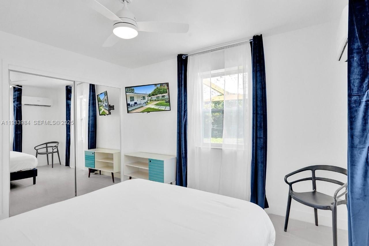 208 SE 4th St, Unit 1-2, Hallandale Beach, FL 33009 Photo