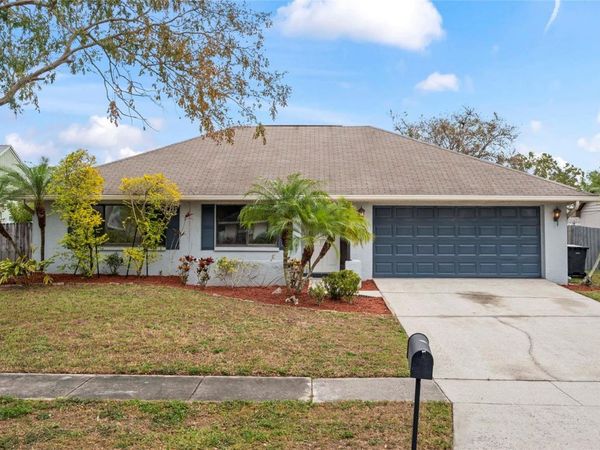 5002 PENNSBURY DRIVE, TAMPA, FL 33624