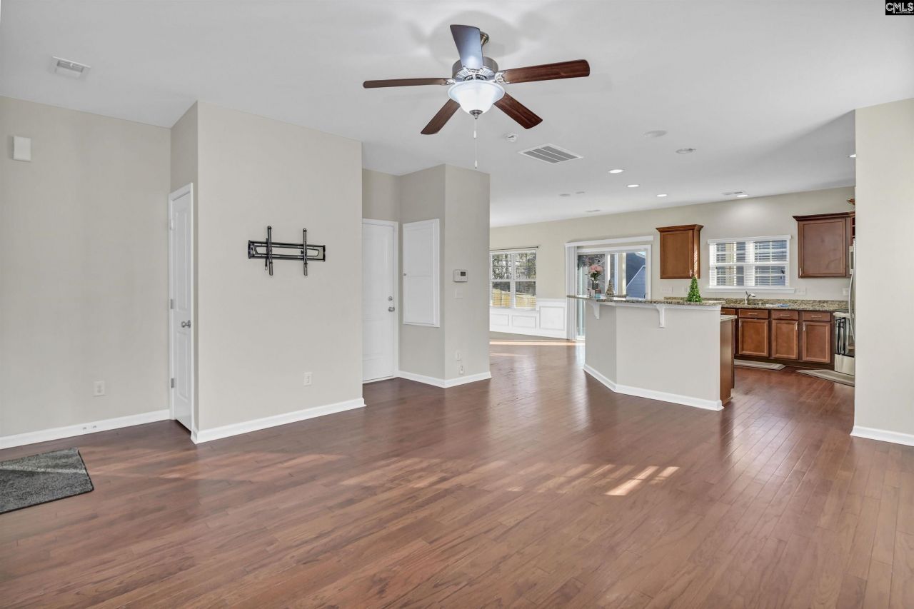 135 Bonhill Dr Photo 12