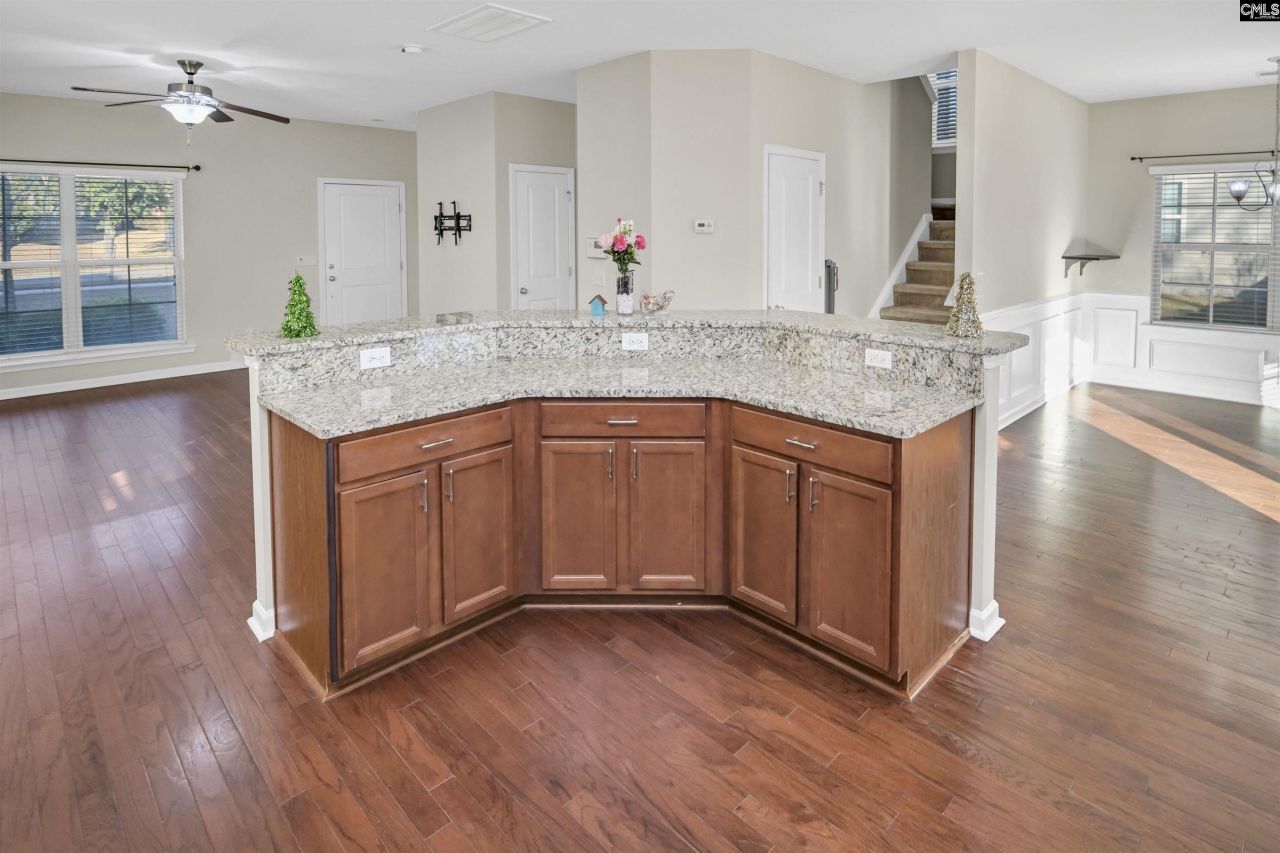 135 Bonhill Dr Photo 20