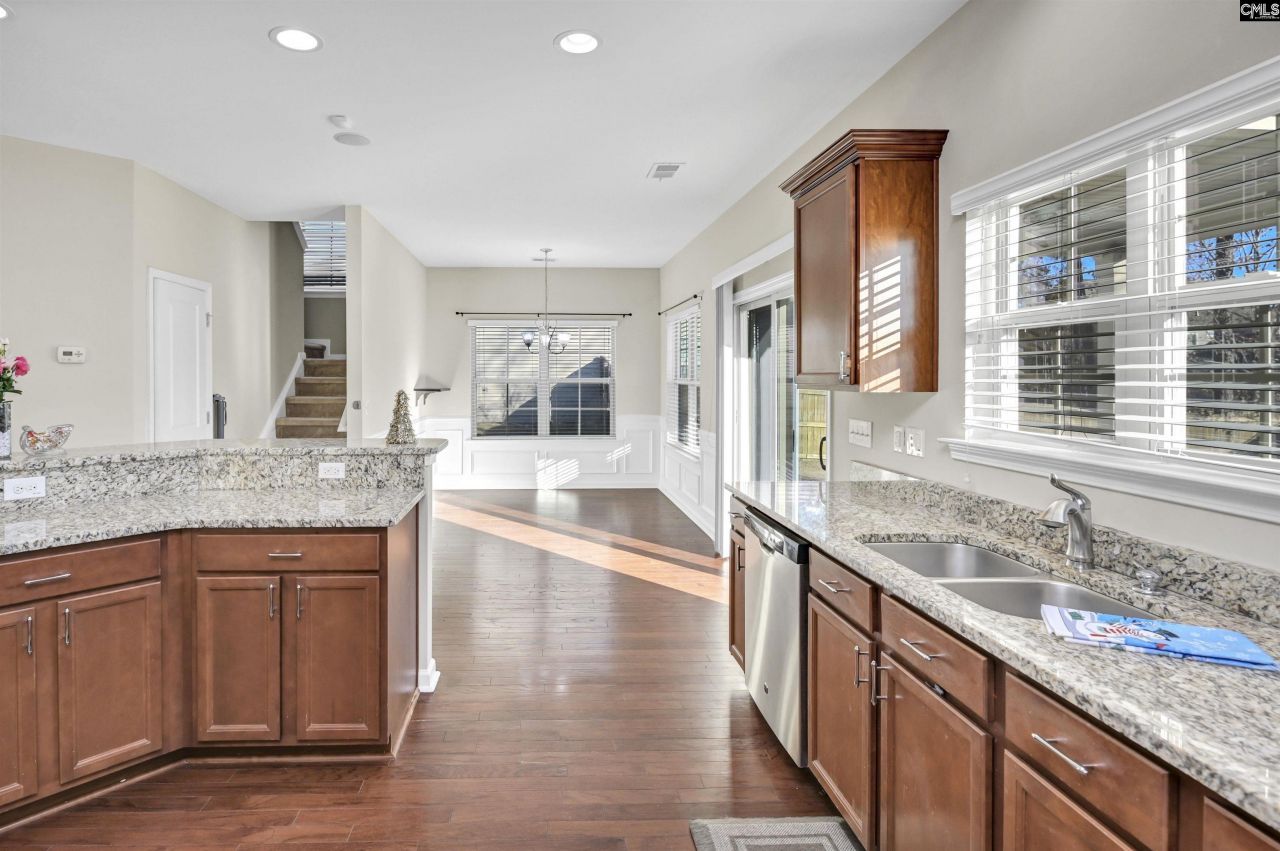 135 Bonhill Dr Photo 21