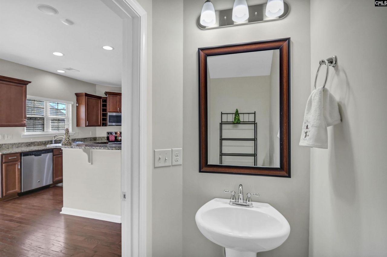 135 Bonhill Dr Photo 31