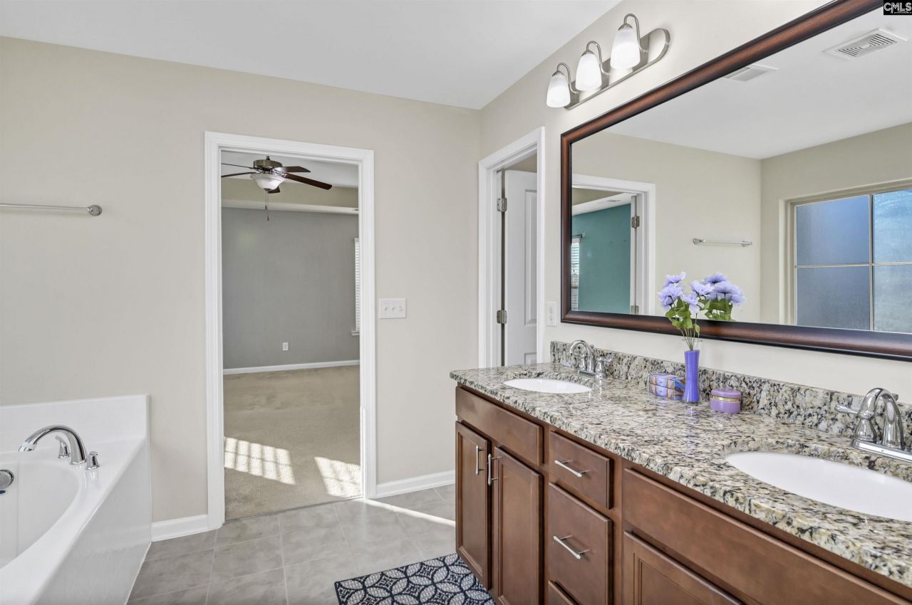 135 Bonhill Dr Photo 41