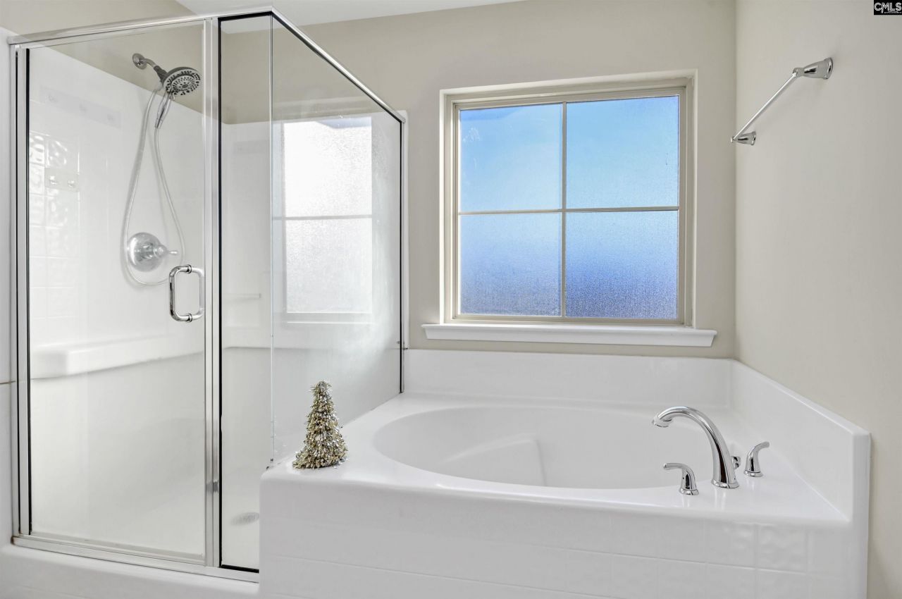 135 Bonhill Dr Photo 42