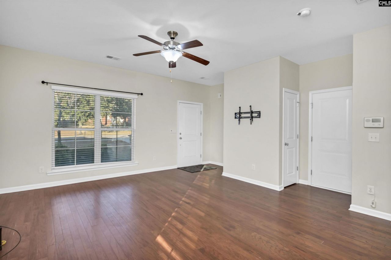 135 Bonhill Dr Photo 7