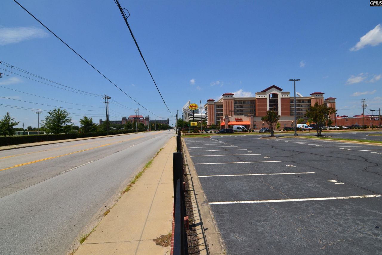 1200 Bluff Road  Photo 4