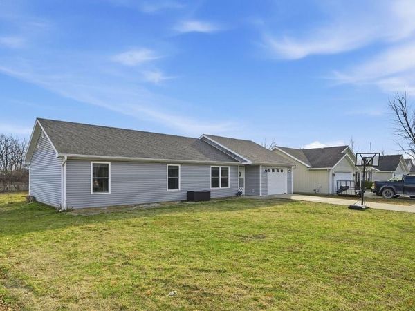 1203 SE 125 Road, Knob Noster, MO 65336