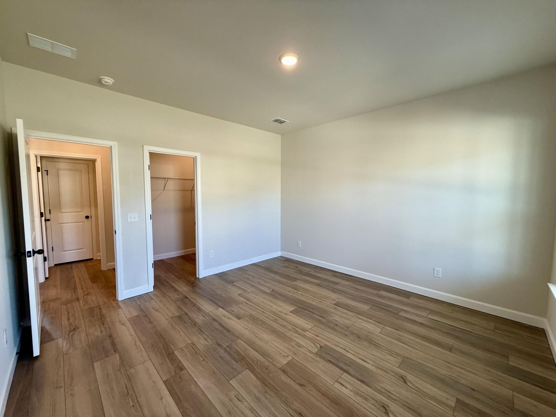 5250 Cottage Landing Drive Photo 13