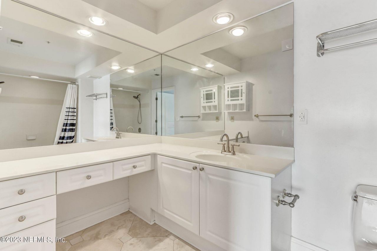 400 E Bay Street, Unit 504, Jacksonville, FL 32202 Photo