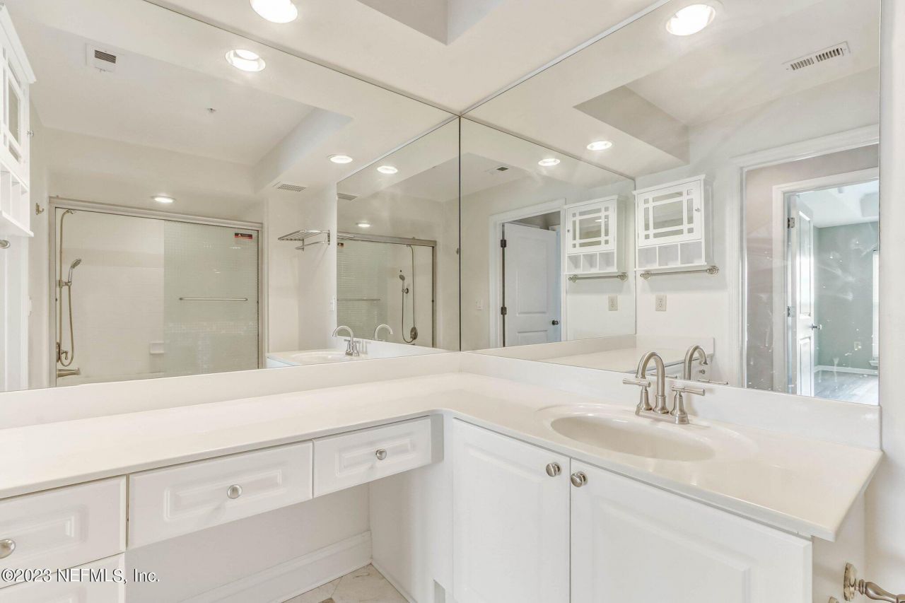 400 E Bay Street, Unit 504, Jacksonville, FL 32202 Photo