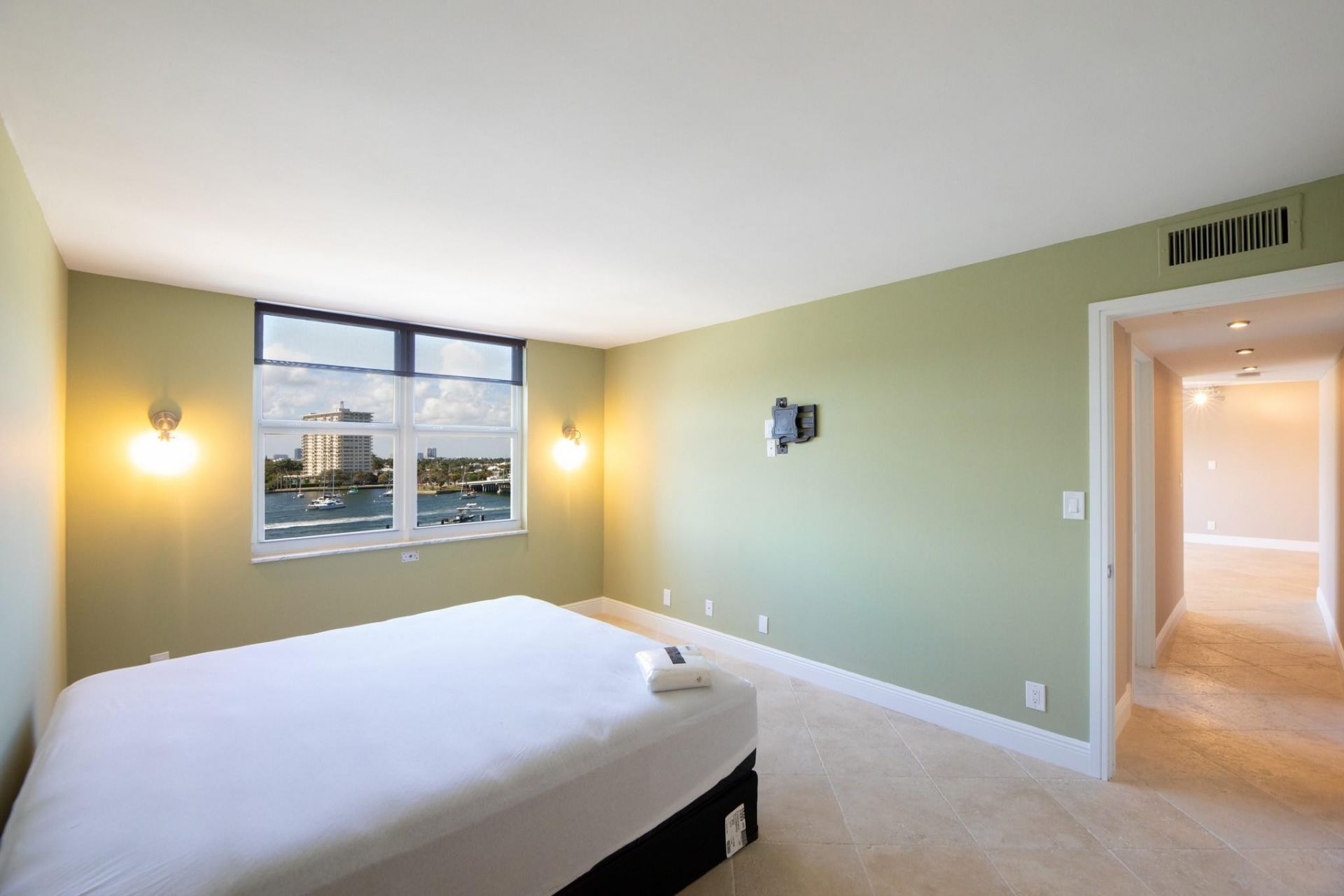 1 Las Olas Circle, Unit 605, Fort Lauderdale, FL 33316 Photo