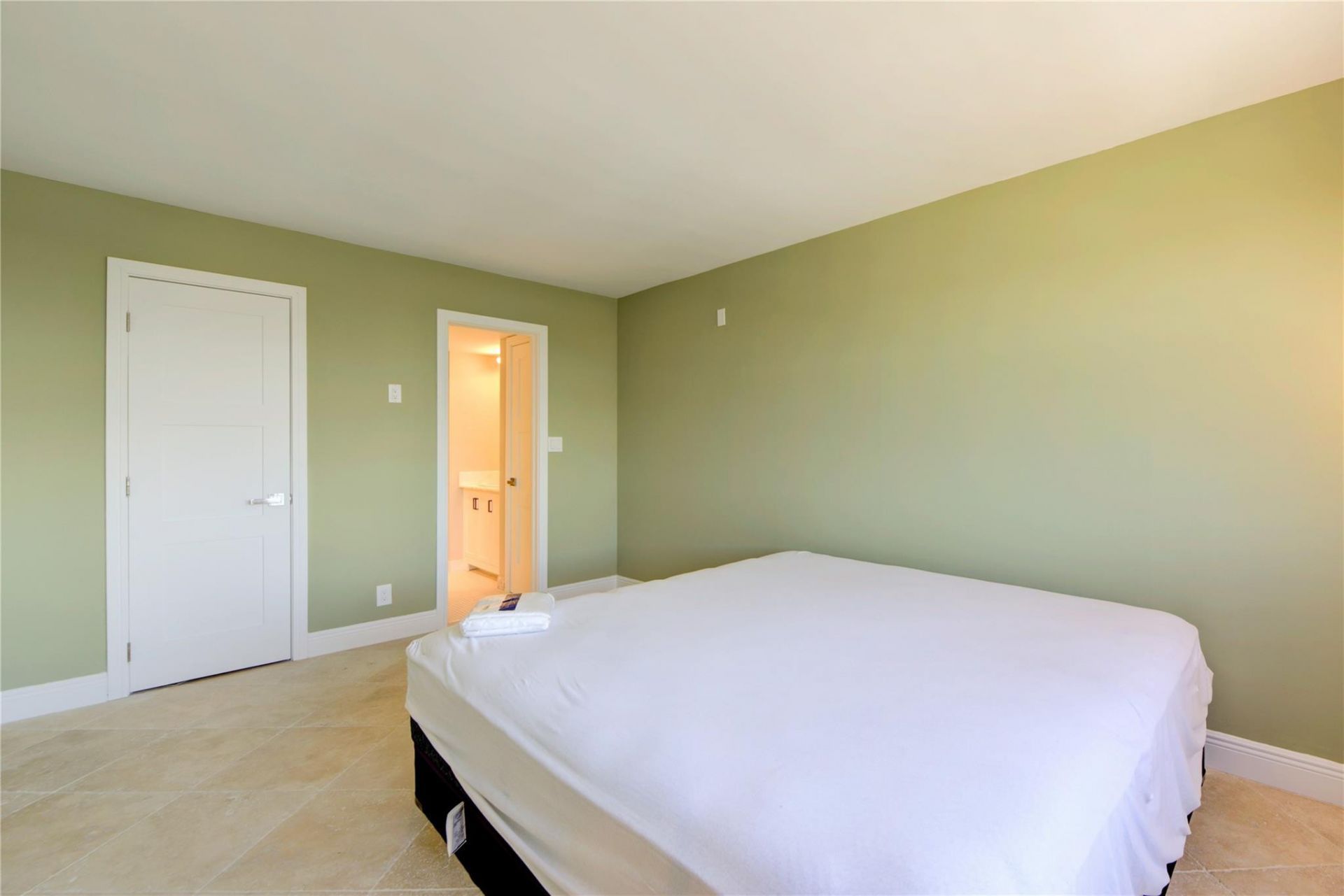 1 Las Olas Circle, Unit 605, Fort Lauderdale, FL 33316 Photo