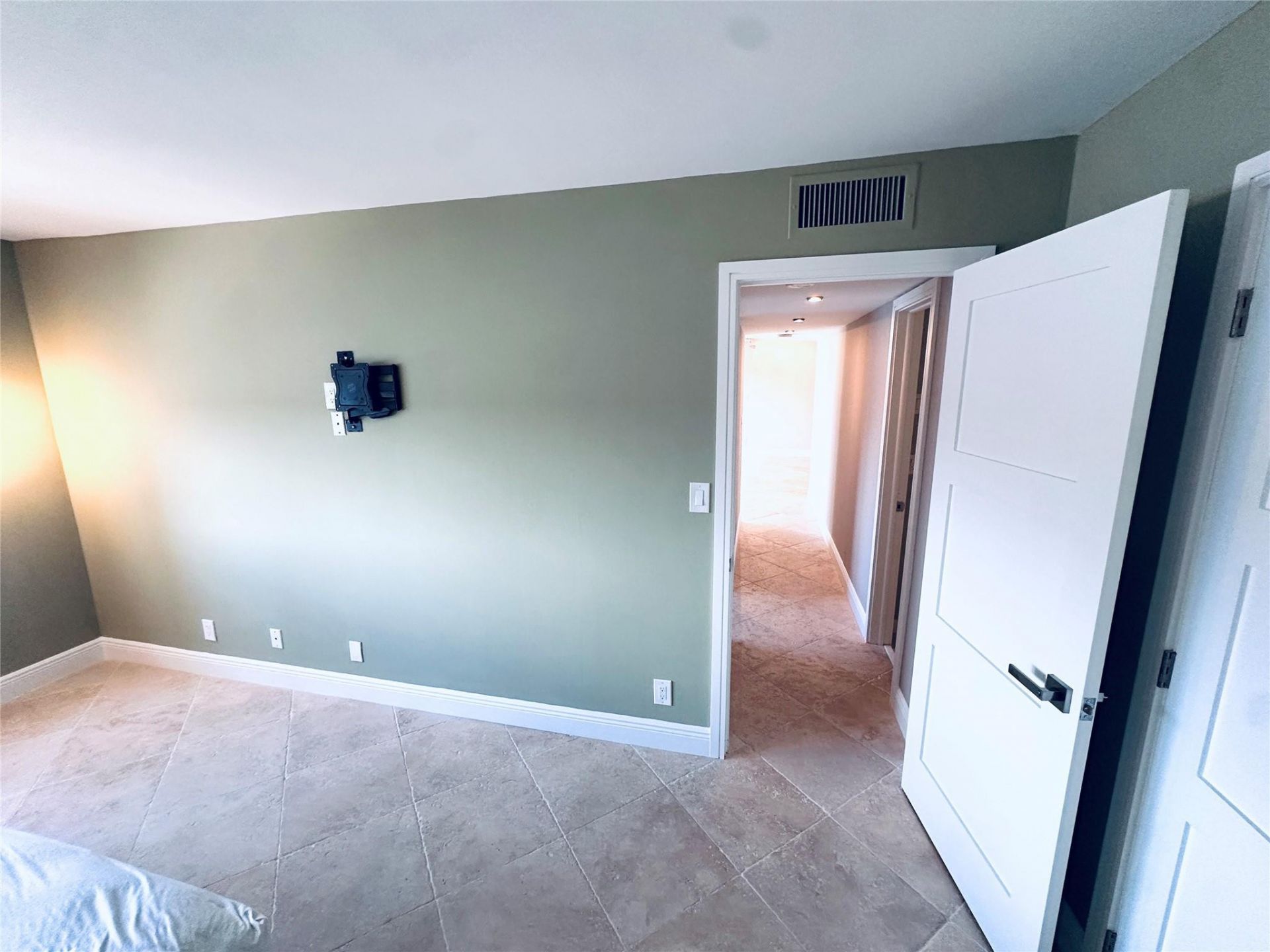 1 Las Olas Circle, Unit 605, Fort Lauderdale, FL 33316 Photo