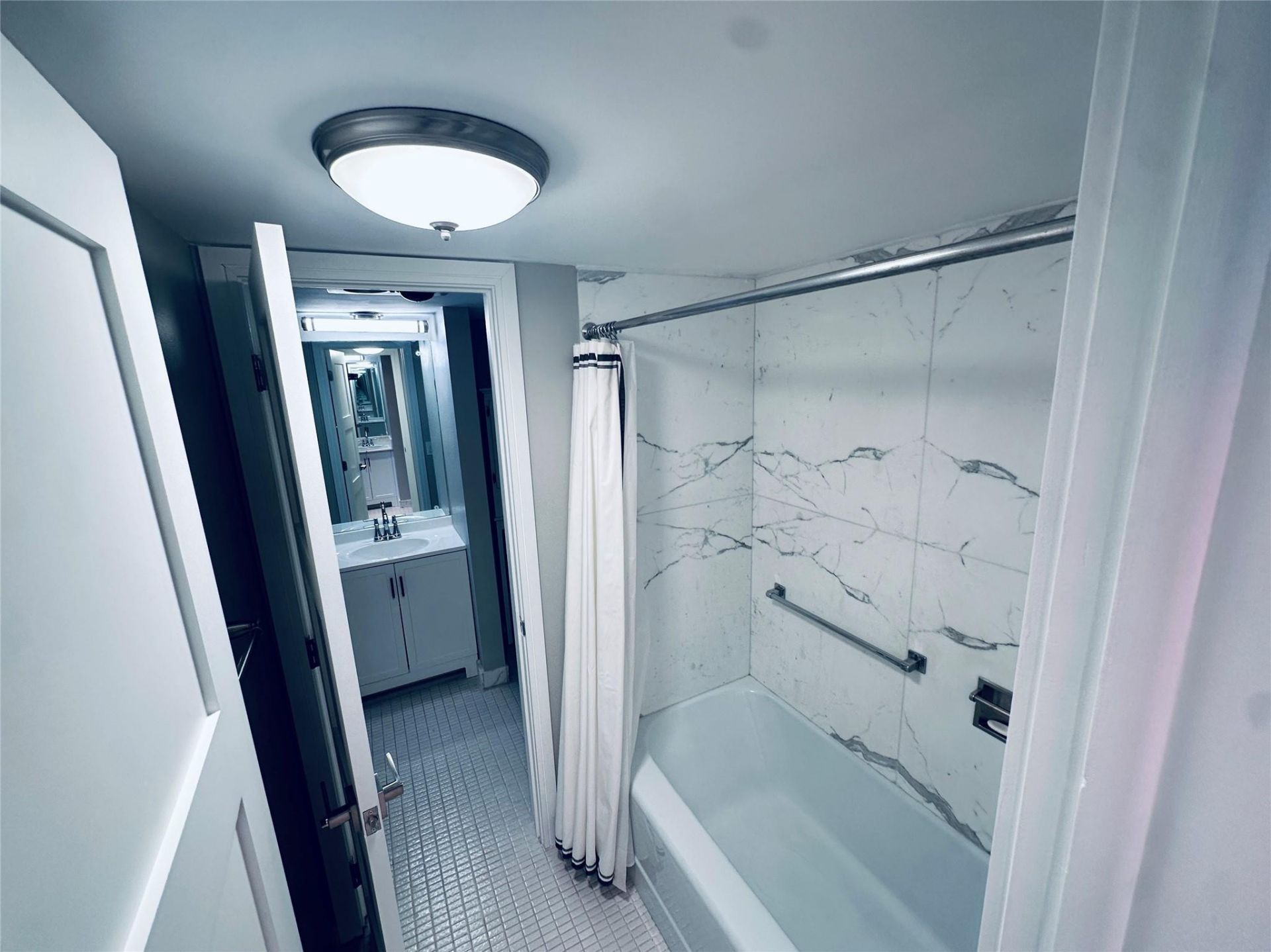 1 Las Olas Circle, Unit 605, Fort Lauderdale, FL 33316 Photo