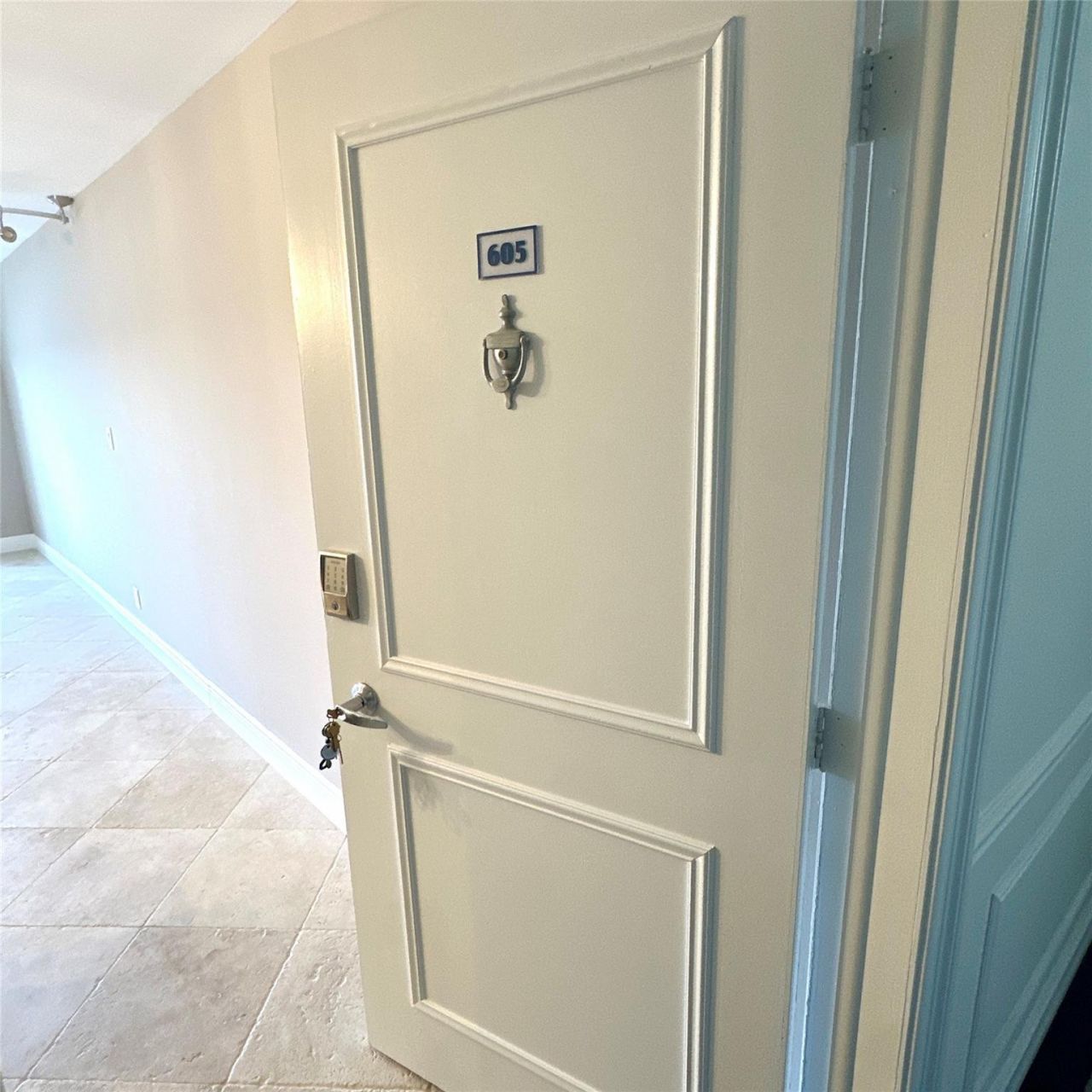 1 Las Olas Circle, Unit 605, Fort Lauderdale, FL 33316 Photo