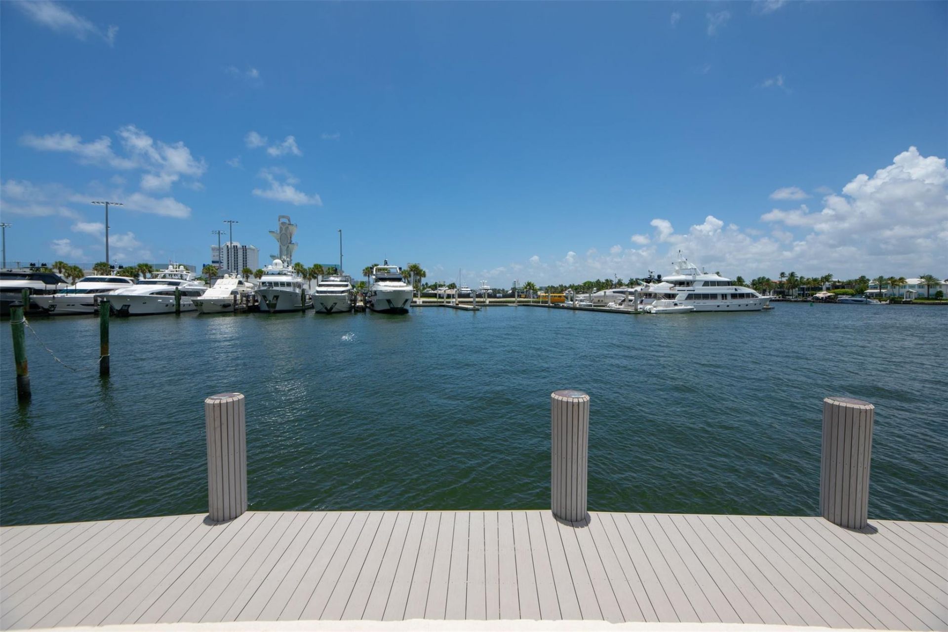 1 Las Olas Circle, Unit 605, Fort Lauderdale, FL 33316 Photo