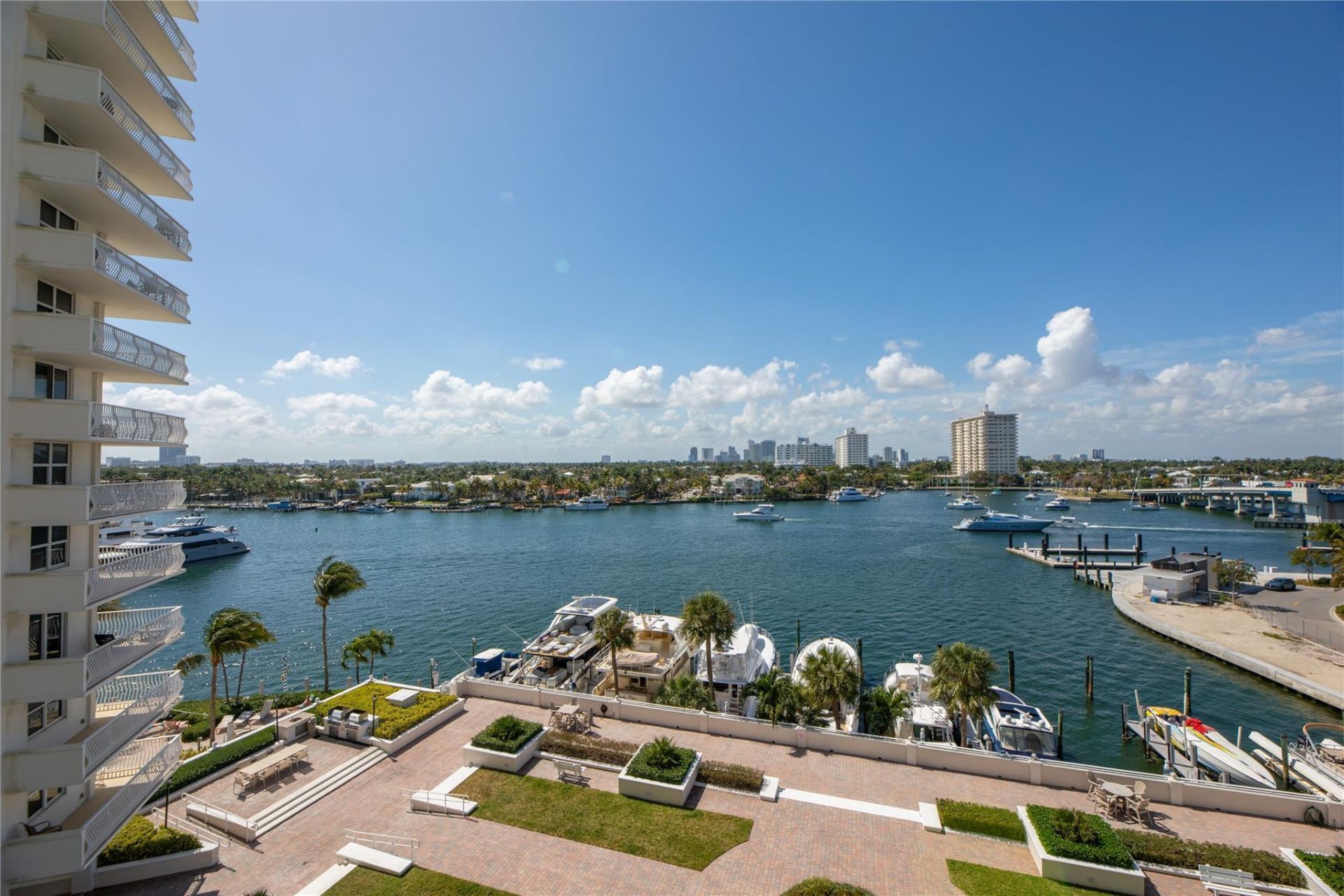 1 Las Olas Circle, Unit 605, Fort Lauderdale, FL 33316 Photo