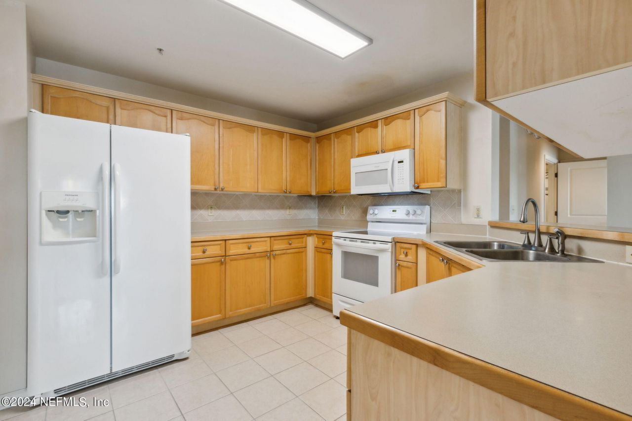 400 E Bay Street, Unit 604, Jacksonville, FL 32202 Photo