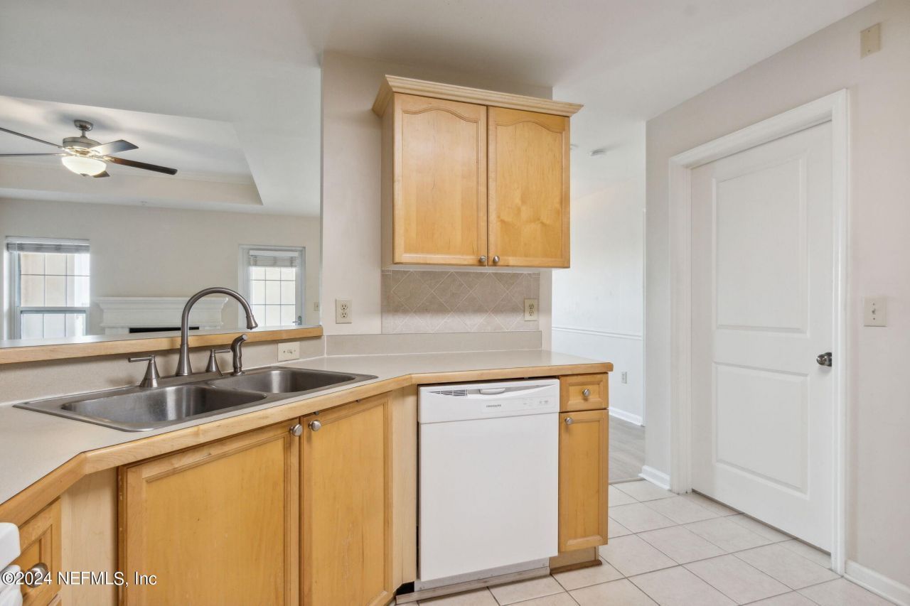 400 E Bay Street, Unit 604, Jacksonville, FL 32202 Photo