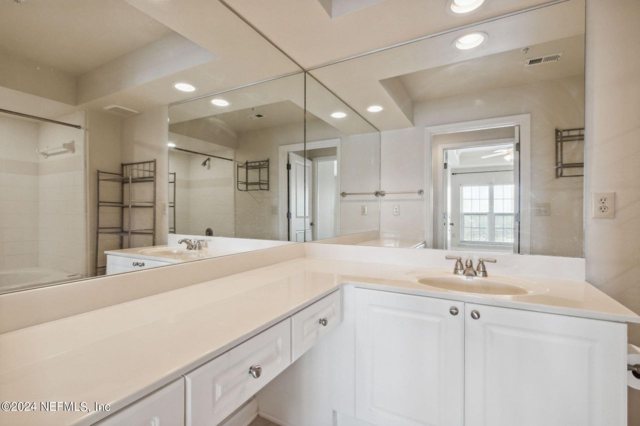 400 E Bay Street, Unit 604, Jacksonville, FL 32202 Photo
