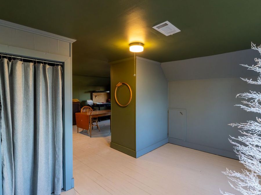 Property Image 100