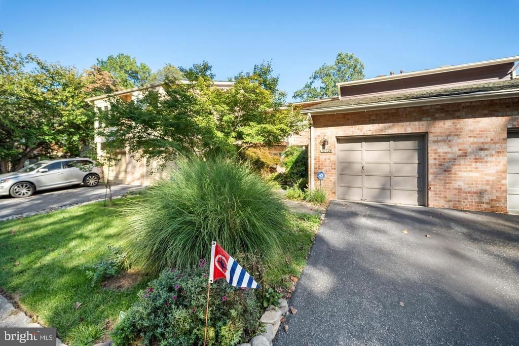 10729 Gloxinia Drive, Rockville, MD 20852 Main Photo