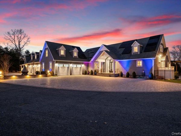 19 W Tiana Road, Hampton Bays, NY 11946