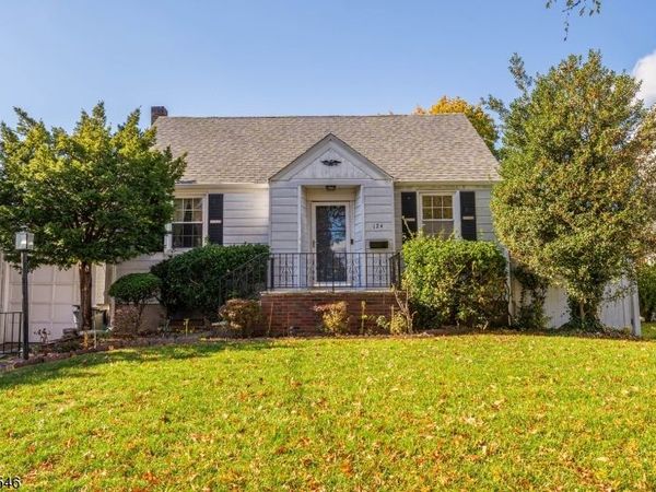 124 Hazley Ave, Rochelle Park, NJ 07662