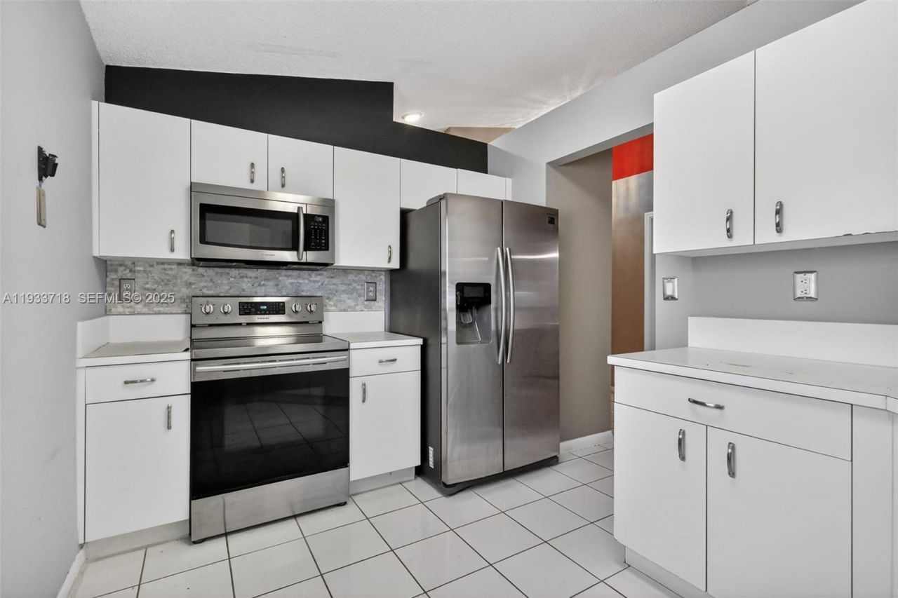 1244 NW 171st Ave, Pembroke Pines, FL 33028 Photo