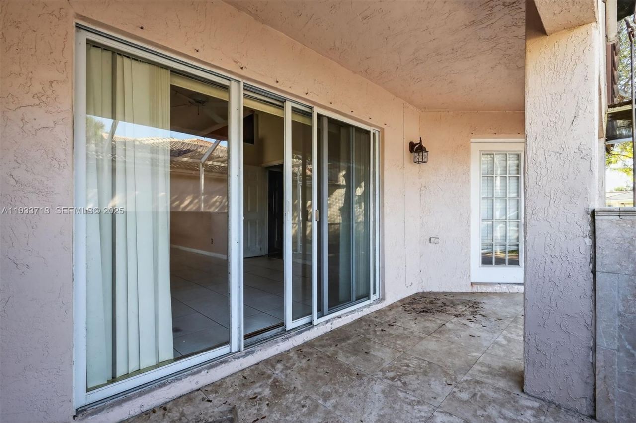 1244 NW 171st Ave, Pembroke Pines, FL 33028 Photo