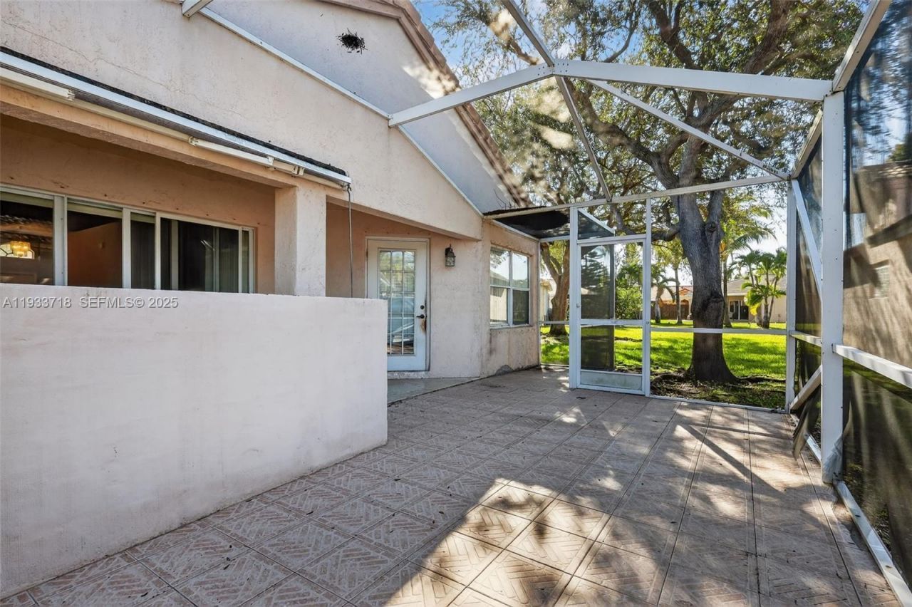 1244 NW 171st Ave, Pembroke Pines, FL 33028 Photo