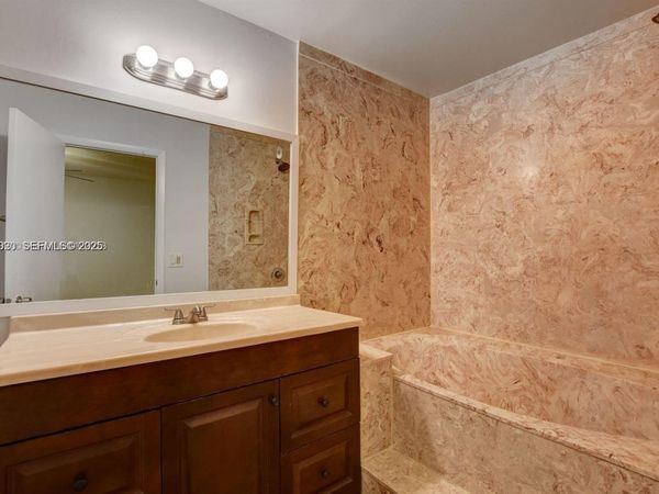 28 Crossings Cir, Unit E, Boynton Beach, FL 33435