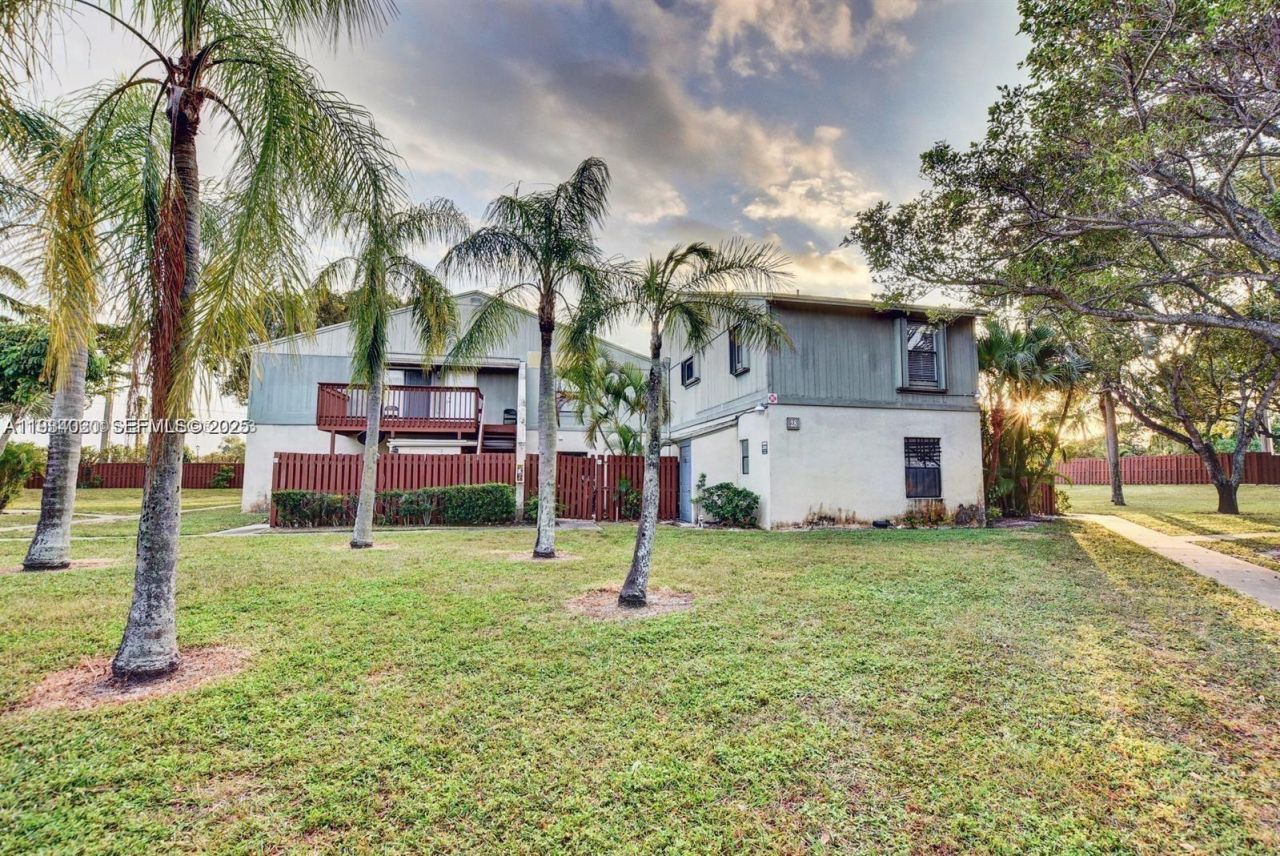 28 Crossings Cir, Unit E, Boynton Beach, FL 33435 Photo